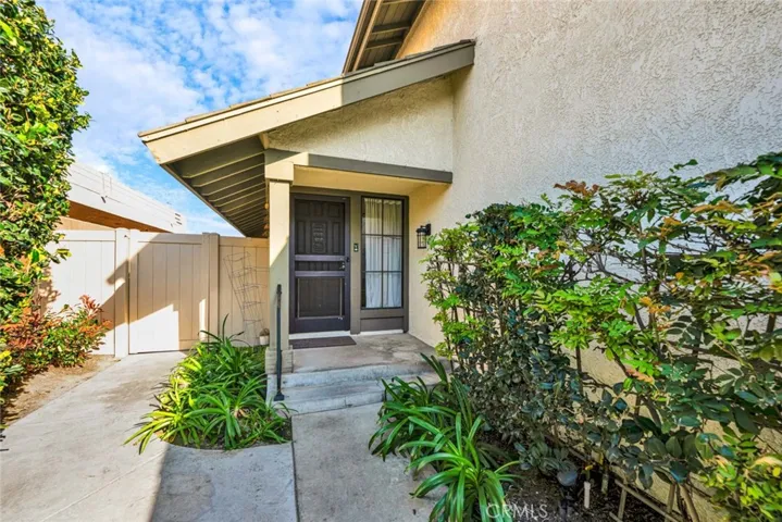 18124 Old Trail Lane, Fountain Valley, California 92708