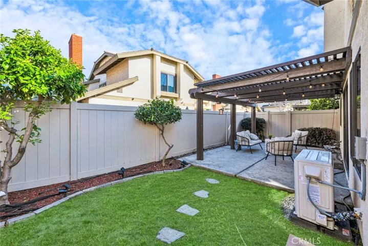 18124 Old Trail Lane, Fountain Valley, California 92708