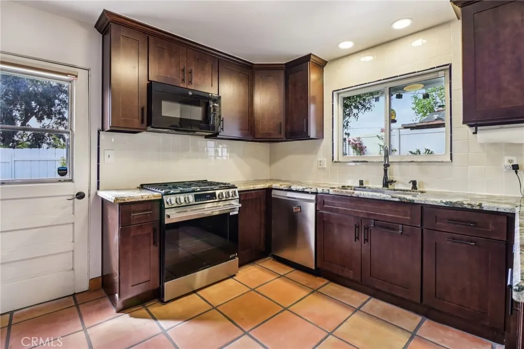 7108 Werner Street, San Diego, California 92122 home-pic-12