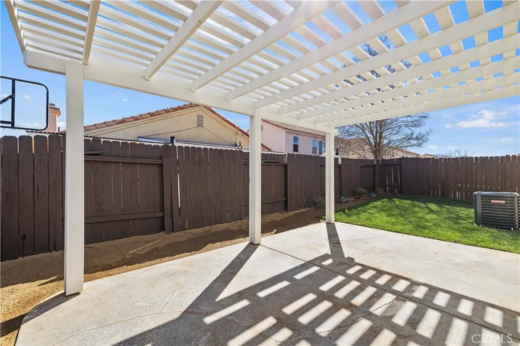 37744 Harvey Street, Palmdale, California 93550 home-pic-32