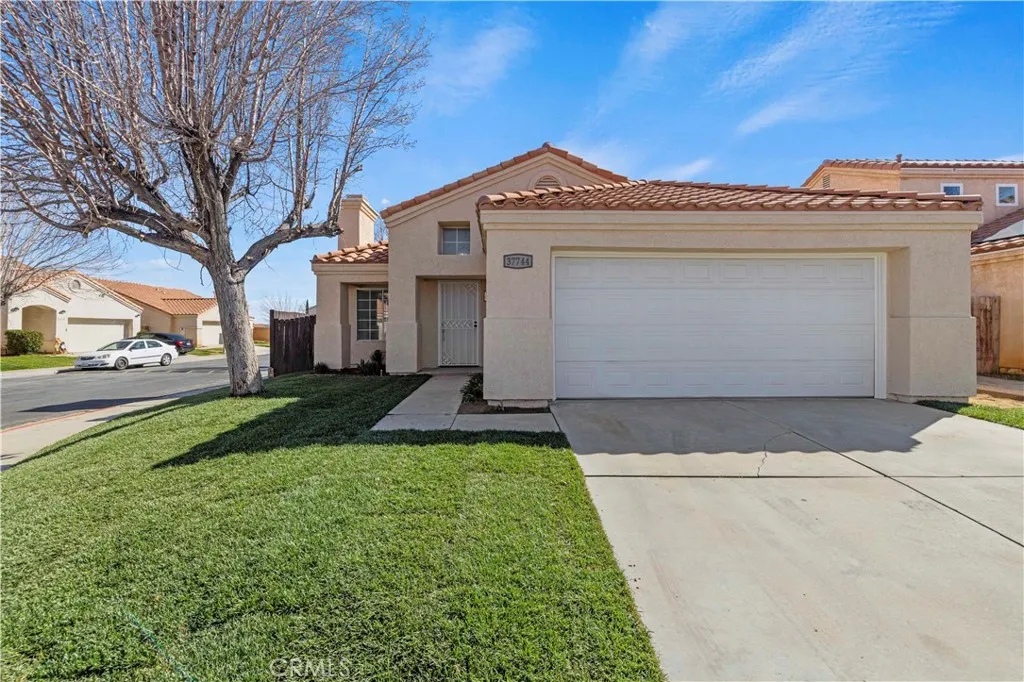 37744 Harvey Street, Palmdale, California 93550 home-pic-3