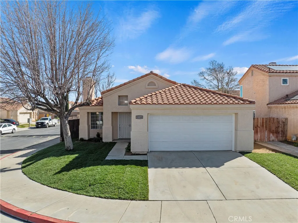 37744 Harvey Street, Palmdale, California 93550 home-pic-1