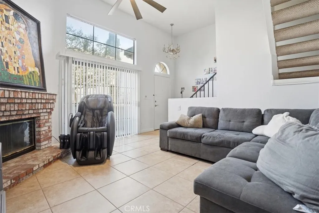 14325 Foothill 9, Sylmar, California 91342 home-pic-2