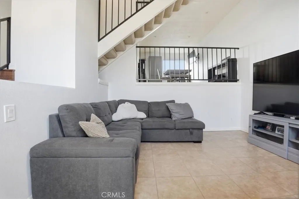 14325 Foothill 9, Sylmar, California 91342 home-pic-4