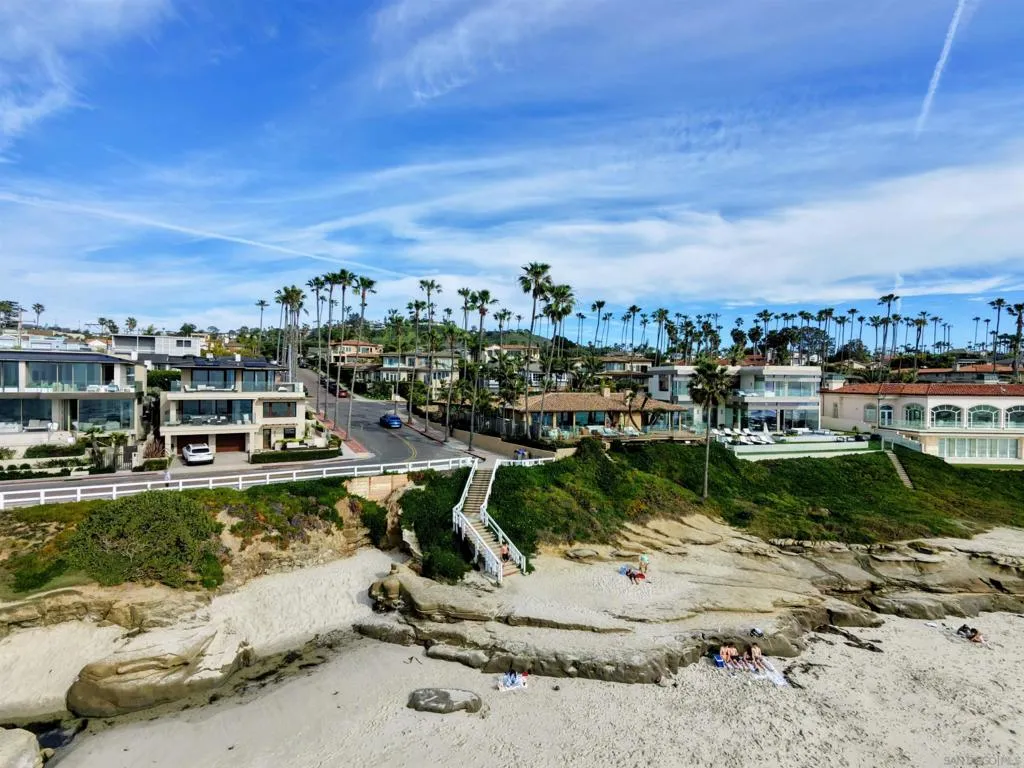 210 Palomar Ave, La Jolla, California 92037 home-pic-3