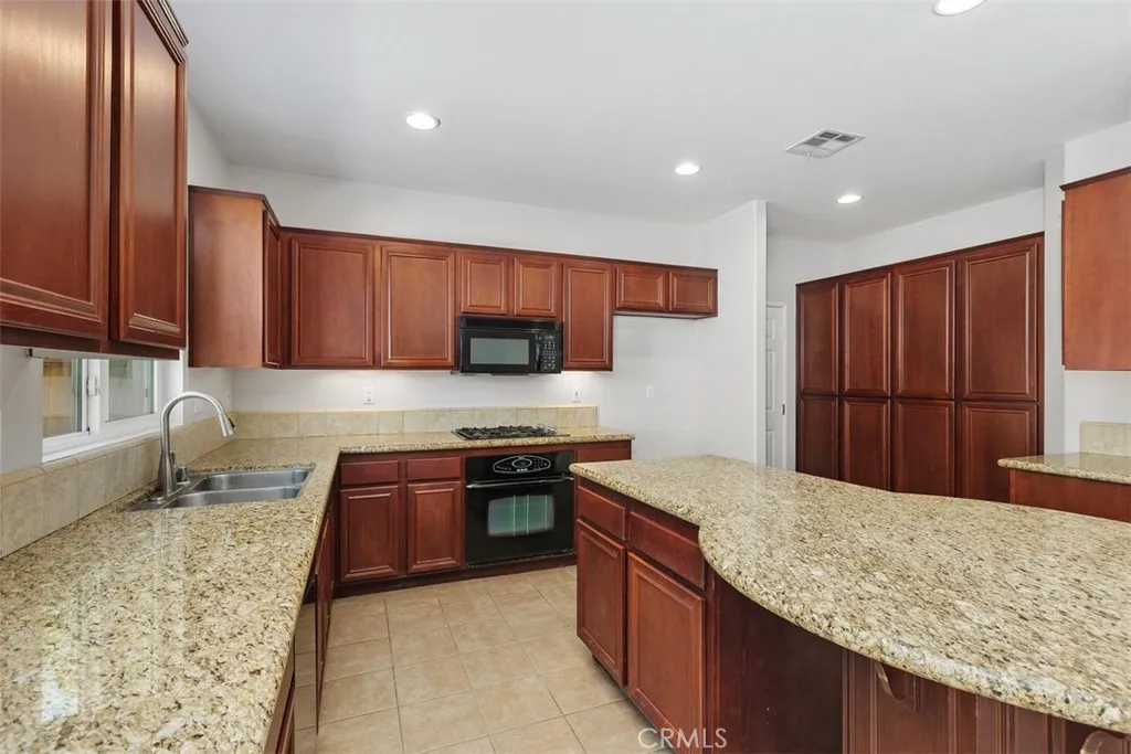 35700 Emily, Murrieta, California 92563 home-pic-15