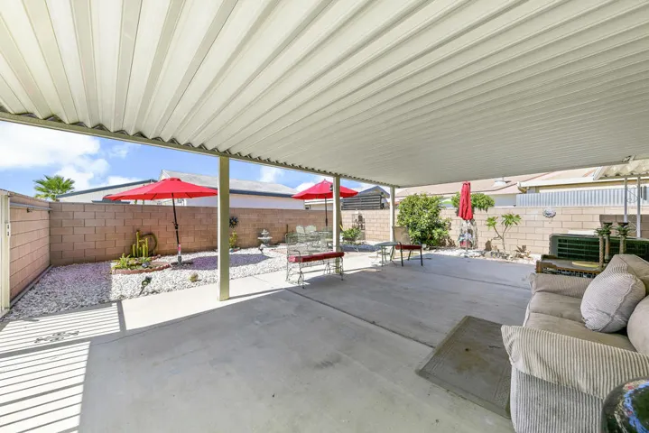 29 PATIO FULL