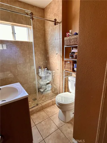 Main House 2nd Bathroom