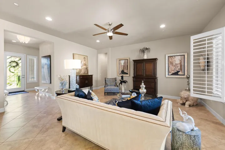 15_81390_Avenida_Montura15_mls