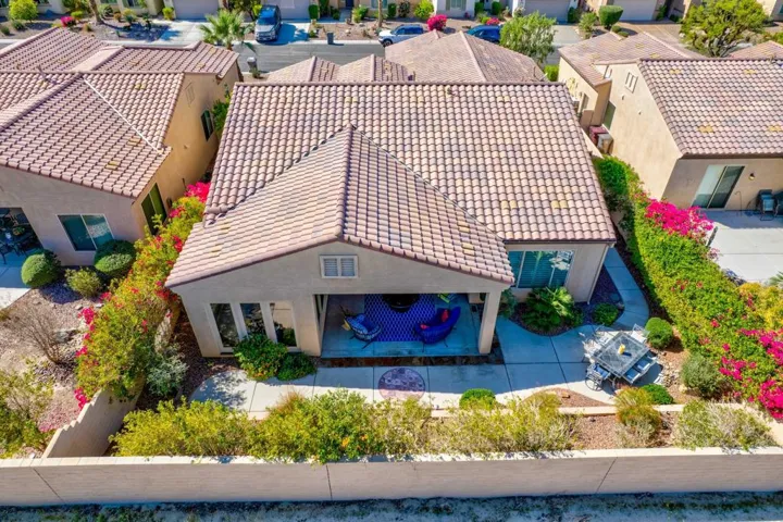 64_81390_Avenida_Montura64_mls