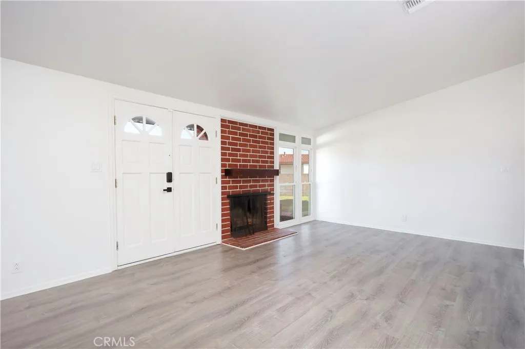 1049 N Macneil, San Fernando, California 91340 home-pic-3