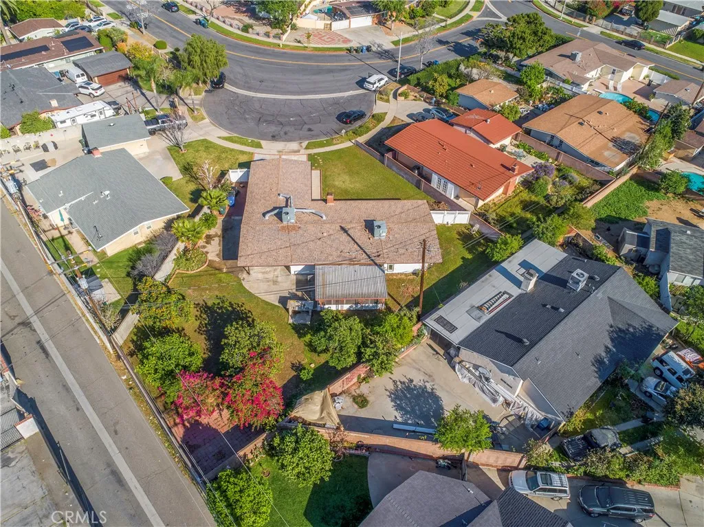 1049 N Macneil, San Fernando, California 91340 home-pic-25