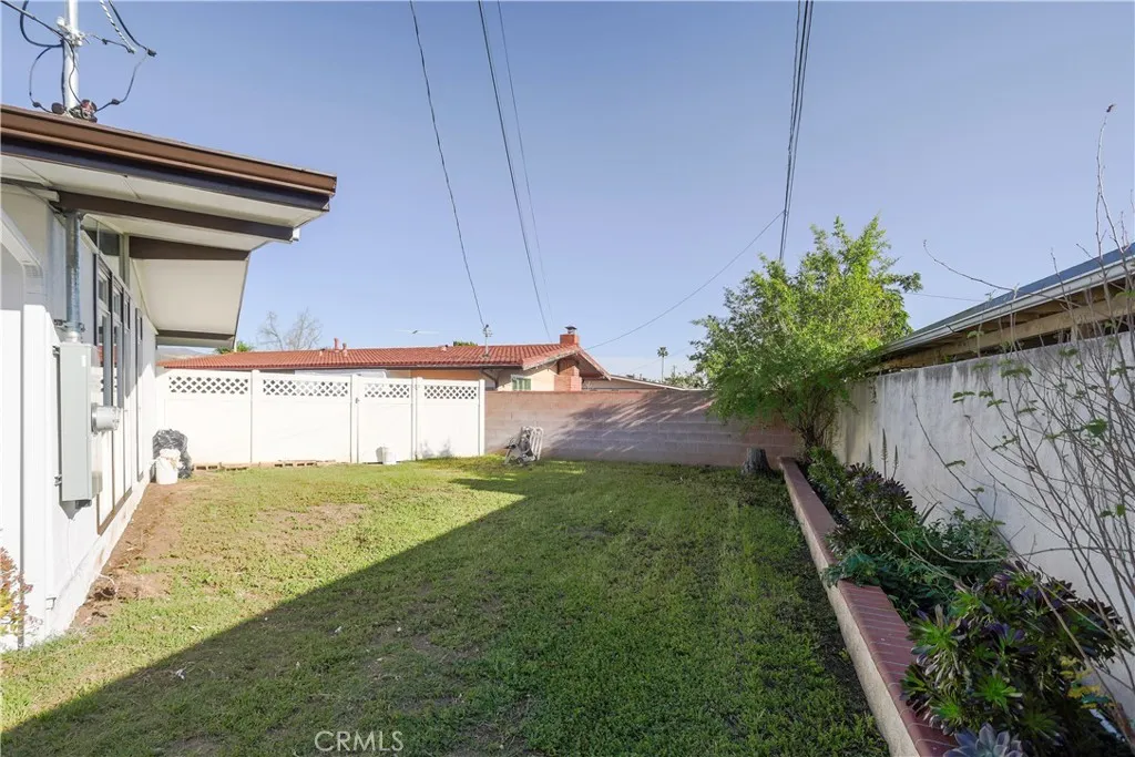1049 N Macneil, San Fernando, California 91340 home-pic-20