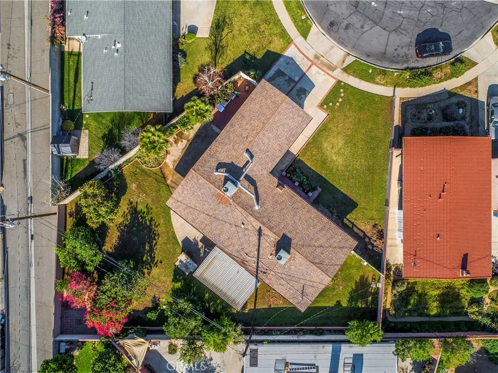 1049 N Macneil, San Fernando, California 91340 home-pic-24