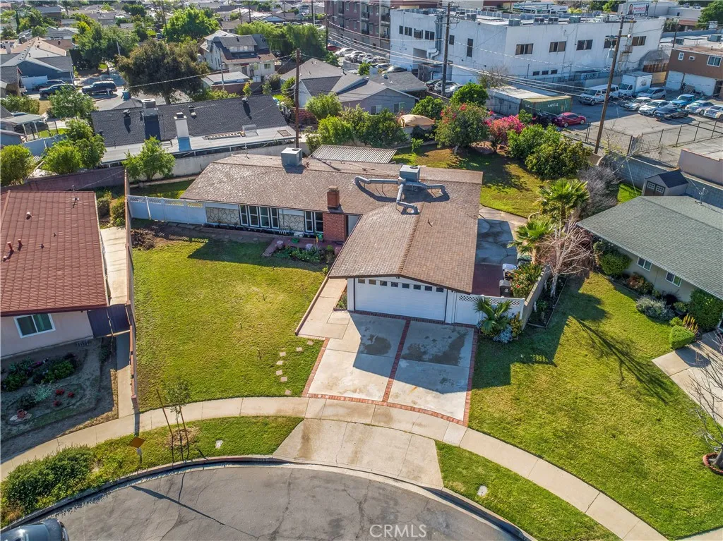 1049 N Macneil, San Fernando, California 91340 home-pic-23