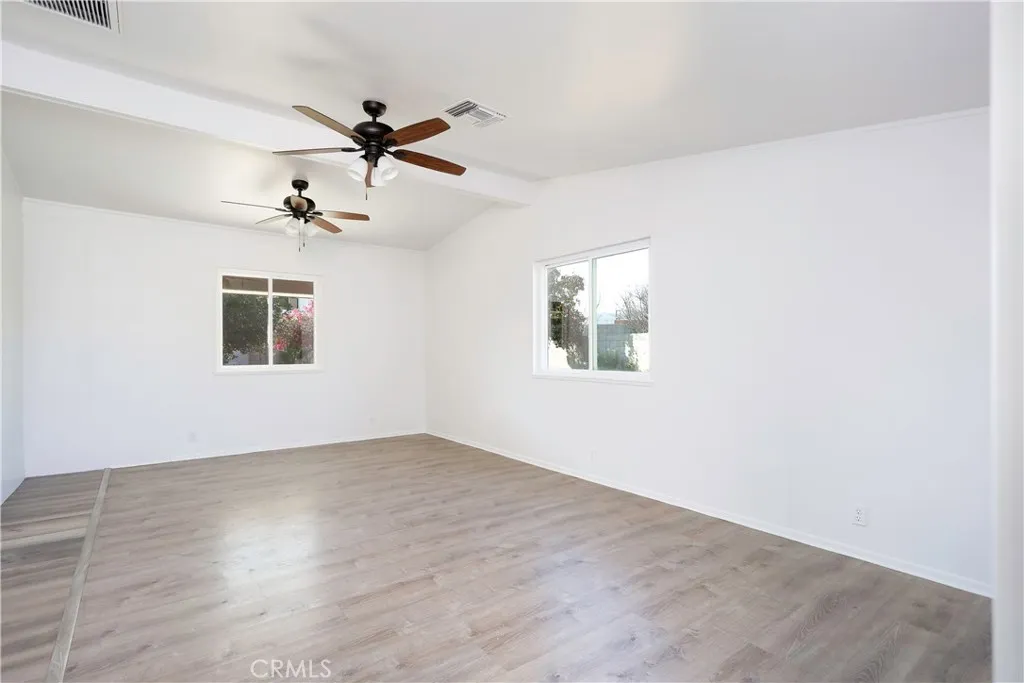 1049 N Macneil, San Fernando, California 91340 home-pic-9