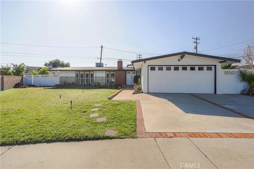 1049 N Macneil, San Fernando, California 91340 home-pic-1