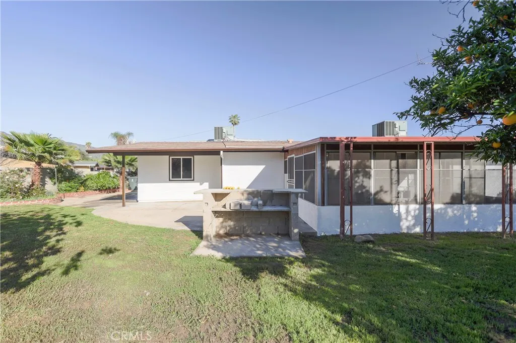 1049 N Macneil, San Fernando, California 91340 home-pic-19
