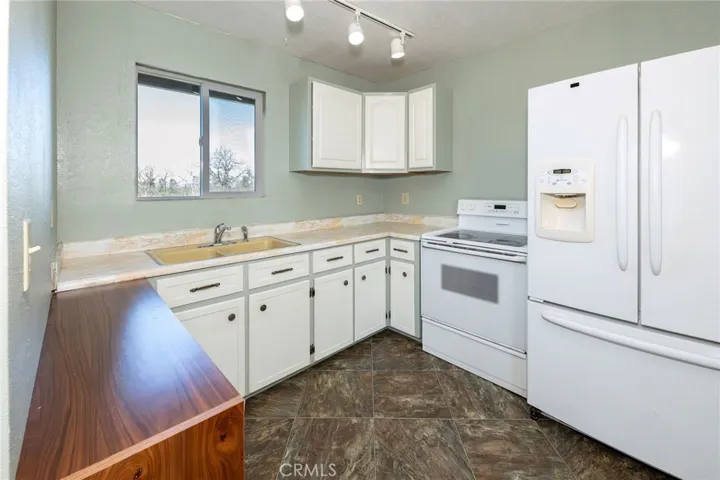 18020 Benson Road, Cottonwood, California 96022