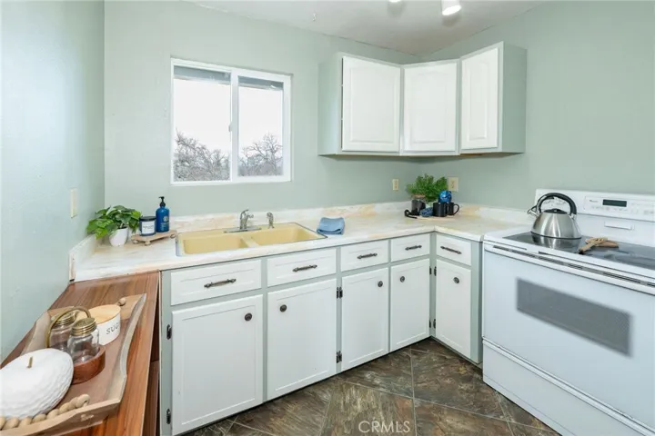 18020 Benson Road, Cottonwood, California 96022
