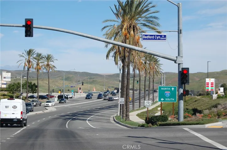 Easy access to 15 Freeway