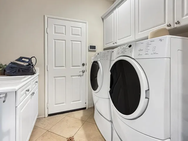 76383F8C-0018-44DE-8D10-8BA4EBF4C755