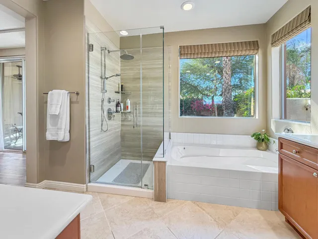 4B7034CD-5447-4B69-ACDC-51C2C68A84DF