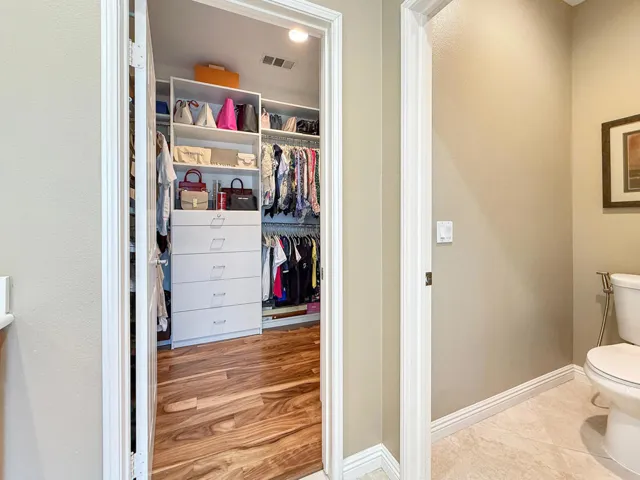 FD352BB3-7562-4EE2-8C6C-7FADF7333602