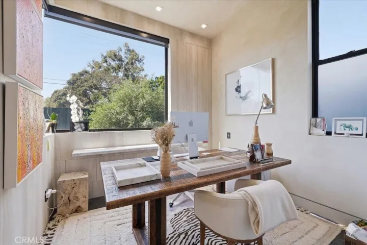 Bottom floor bedroom perfect for an office.
