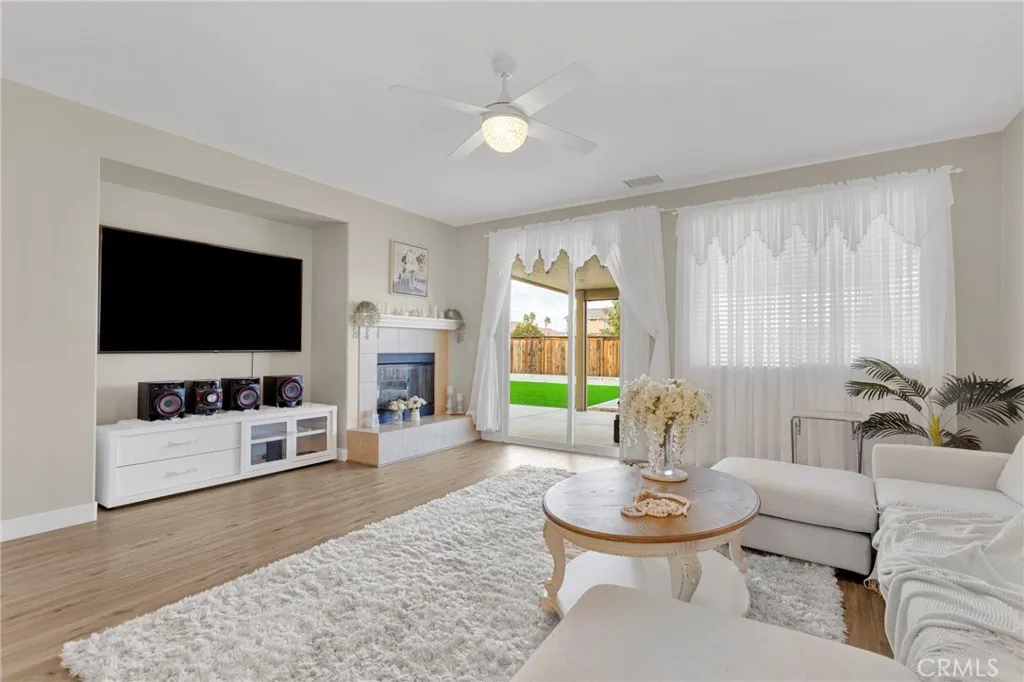 13720 Adams Street, Oak Hills, California 92344 home-pic-14