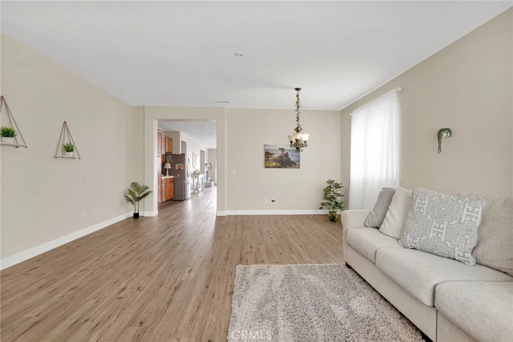 13720 Adams Street, Oak Hills, California 92344 home-pic-6