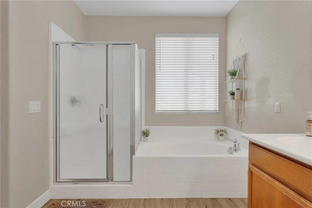 13720 Adams Street, Oak Hills, California 92344 home-pic-23