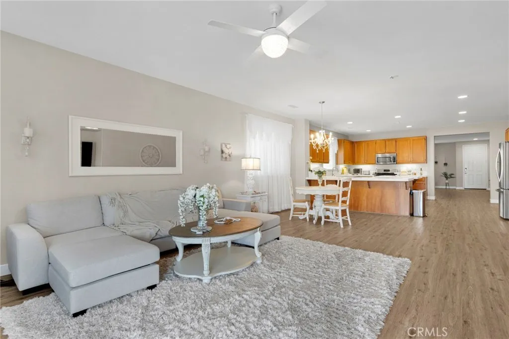 13720 Adams Street, Oak Hills, California 92344 home-pic-15
