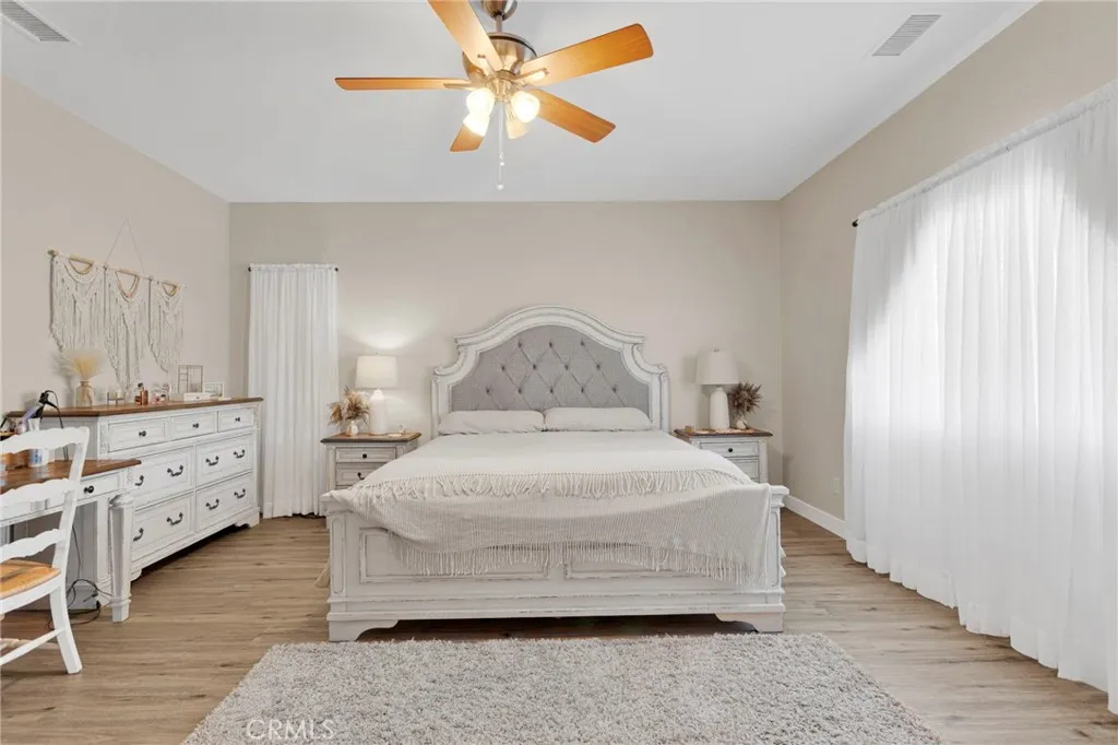 13720 Adams Street, Oak Hills, California 92344 home-pic-20