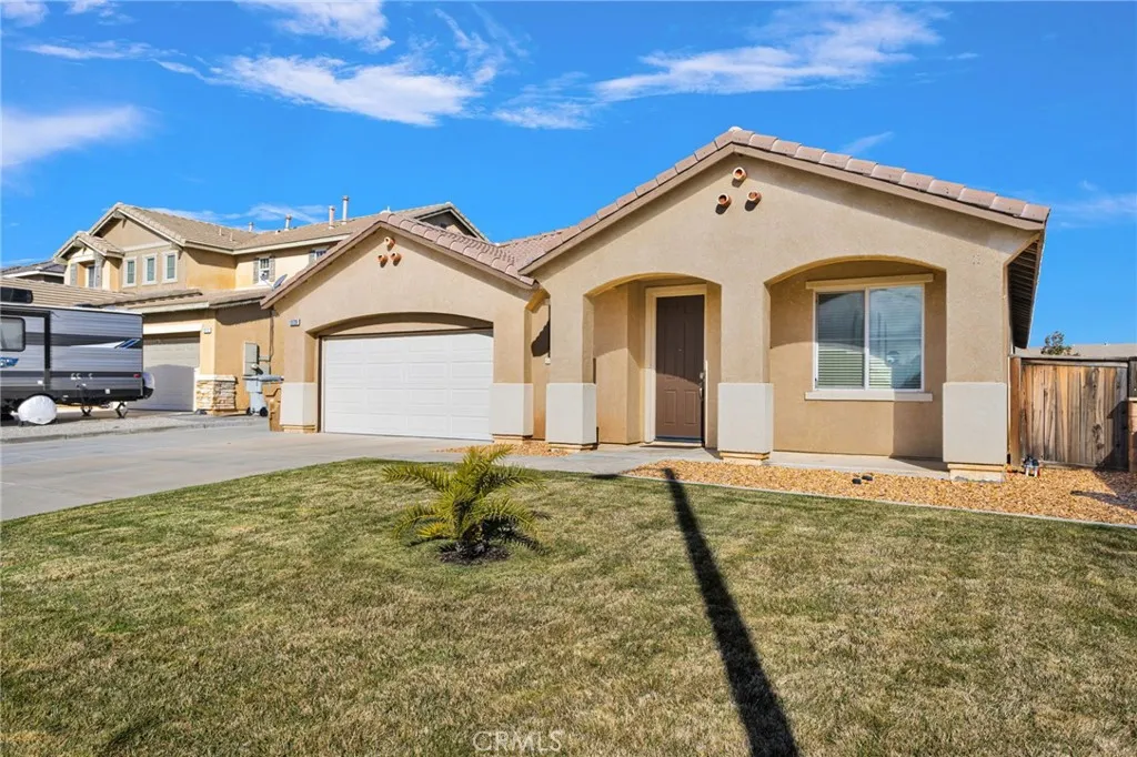 13720 Adams Street, Oak Hills, California 92344 home-pic-3