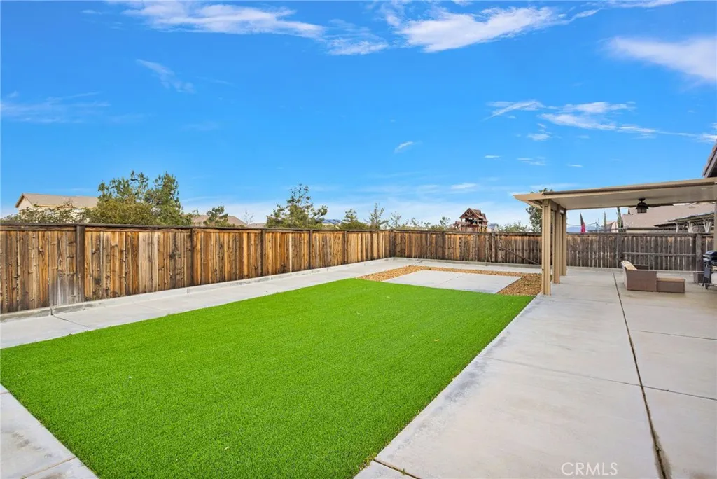 13720 Adams Street, Oak Hills, California 92344 home-pic-42