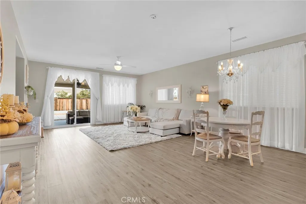 13720 Adams Street, Oak Hills, California 92344 home-pic-11
