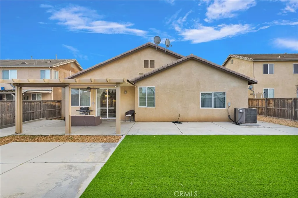 13720 Adams Street, Oak Hills, California 92344 home-pic-40