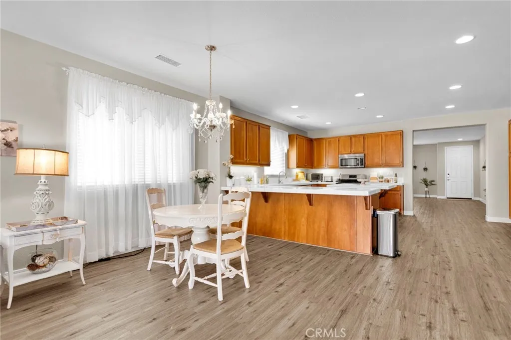 13720 Adams Street, Oak Hills, California 92344 home-pic-12