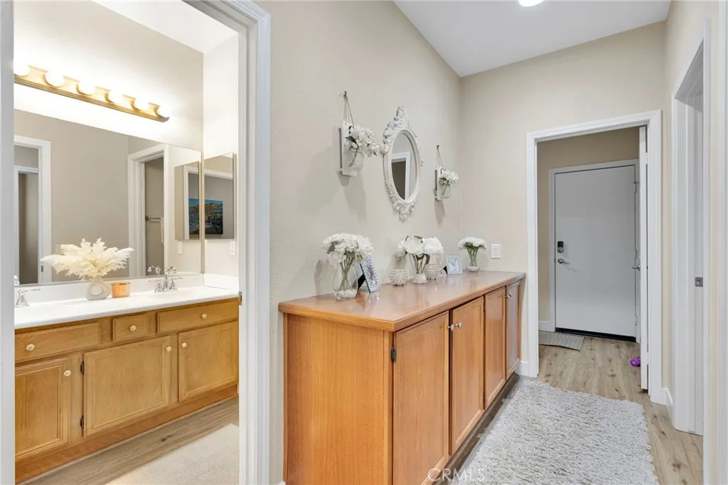 13720 Adams Street, Oak Hills, California 92344 home-pic-32