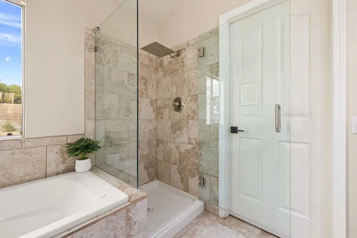 6-web-or-mls-8M4A4274