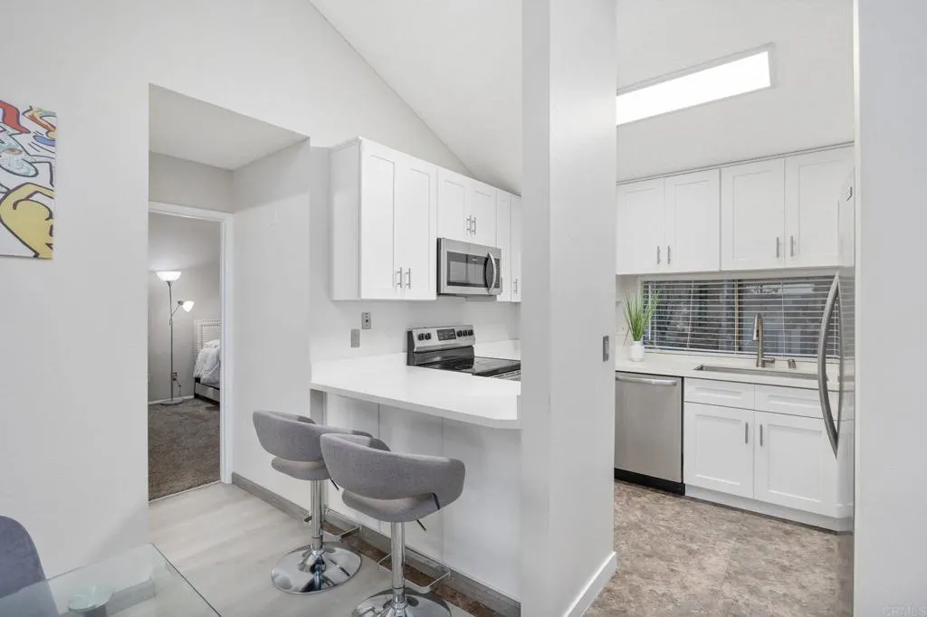 6214 Agee Street 34, San Diego, California 92122 home-pic-14