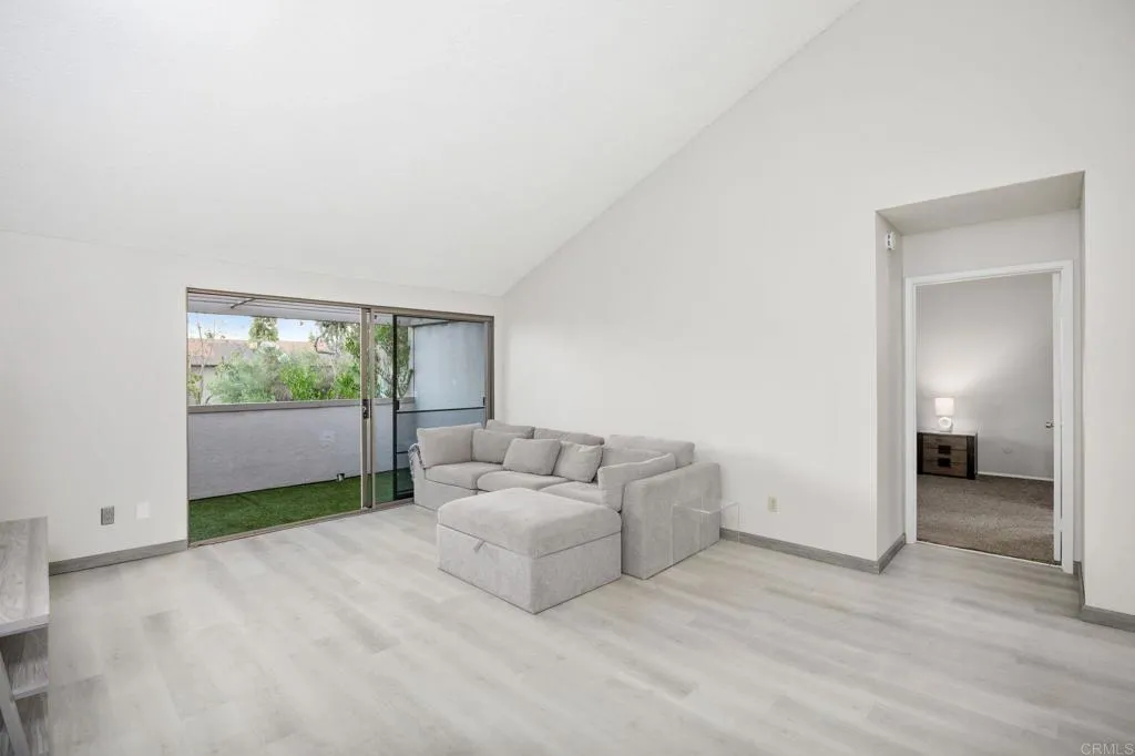 6214 Agee Street 34, San Diego, California 92122 home-pic-4