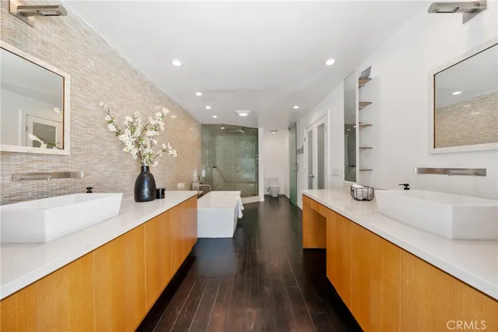 9653 Oak Pass Rd, Beverly Hills, California 90210