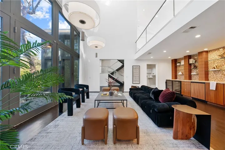 9653 Oak Pass Rd, Beverly Hills, California 90210