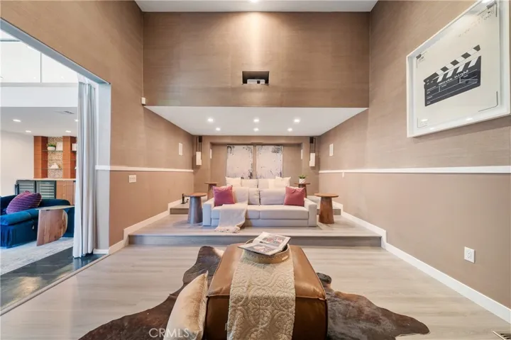 9653 Oak Pass Rd, Beverly Hills, California 90210
