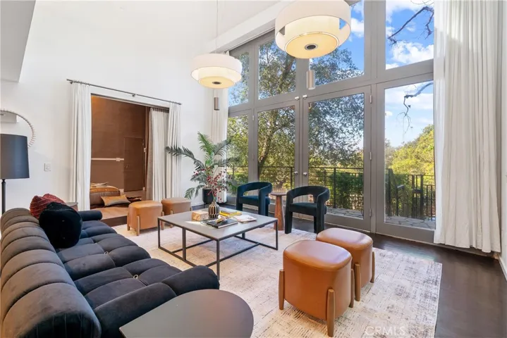 9653 Oak Pass Rd, Beverly Hills, California 90210