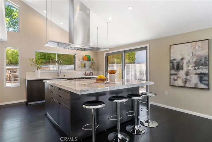 9653 Oak Pass Rd, Beverly Hills, California 90210