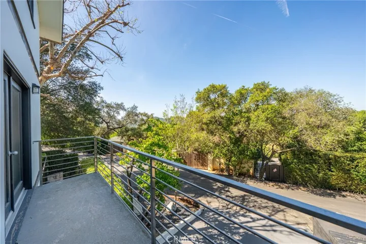 9653 Oak Pass Rd, Beverly Hills, California 90210