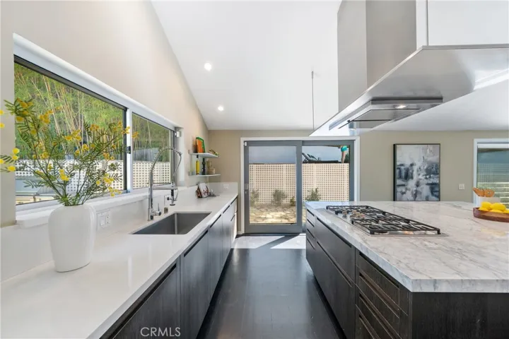 9653 Oak Pass Rd, Beverly Hills, California 90210